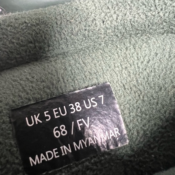 Hunter Intrepid Insulated Short Snow Boots - Women’s Size 7 (EU 38) Dark Green - Picture 9 of 9